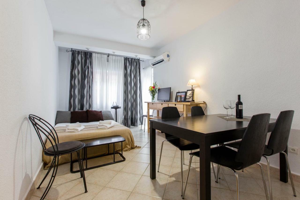3 Habitaciones Apartamento Temporada Lucero 3 Habitaciones Madrid Eksteriør billede